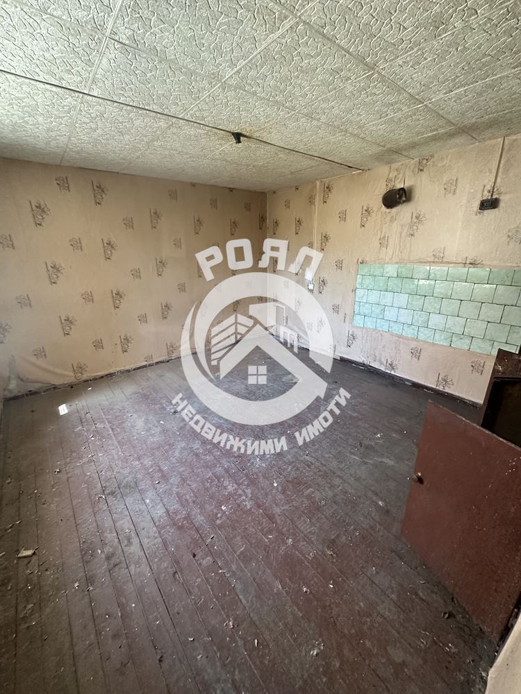 Роял Имоти продава двуетажна къща в гр.Брезово - 0