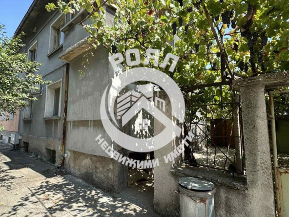 Роял имоти продава Ексклузивно етаж от къща в град Стамболийски - 0