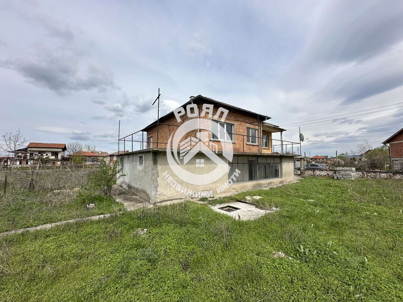 Роял Имоти продава Ексклузивно двуетажна къща в с.Ново село - 0