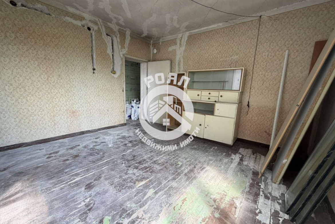 Роял Имоти продава Ексклузивно самостоятелна къща с двор в с.Куртово Конаре - 0