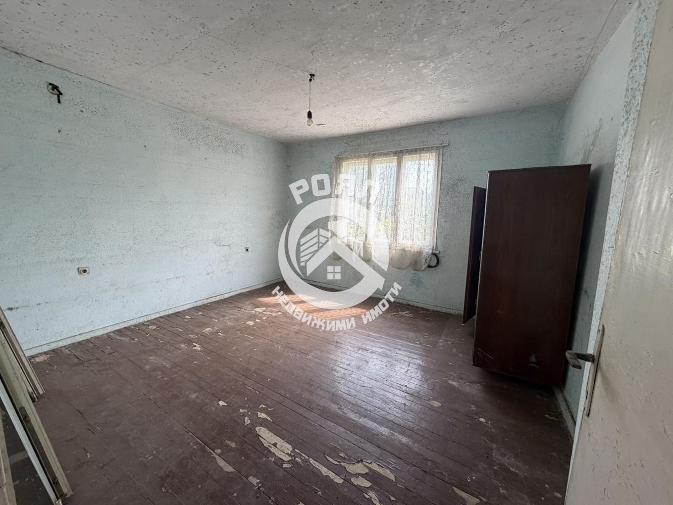 Роял Имоти продава Ексклузивно самостоятелна къща с двор в с.Куртово Конаре - 0