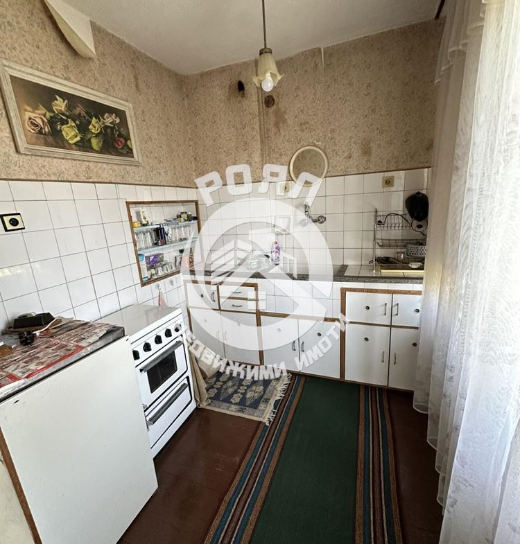 Роял имоти продава Ексклузивно етаж от къща в град Стамболийски - 0