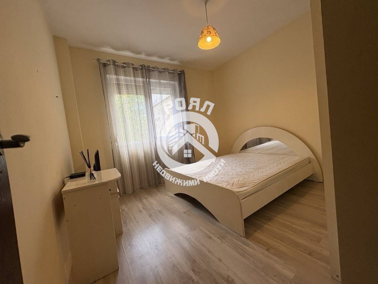 Роял имоти продава тристаен, обзаведен апартамент, кв.Тракия, Пловдив - 0