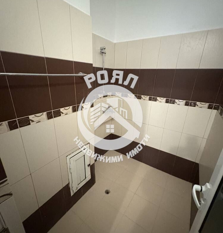 Роял имоти продава тристаен, обзаведен апартамент, кв.Тракия, Пловдив - 0