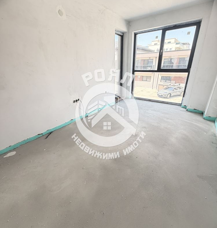 Роял имоти продава къща с Акт 16 и 2 паркоместа, кв.Остромила, Пловдив - 0