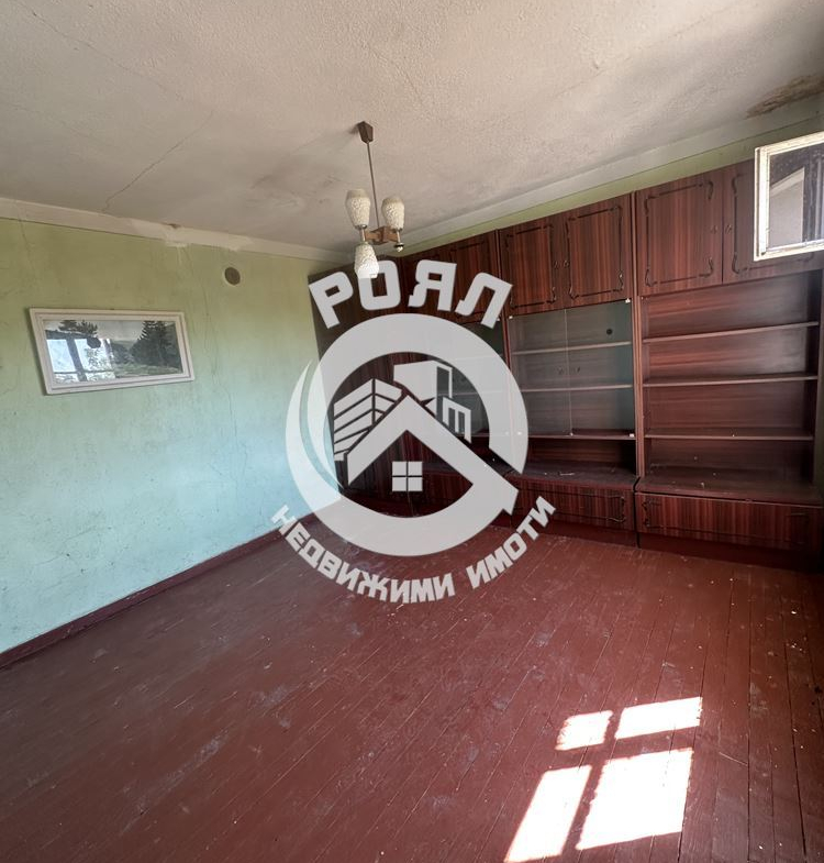 Роял Имоти продава двуетажна къща в гр.Брезово - 0