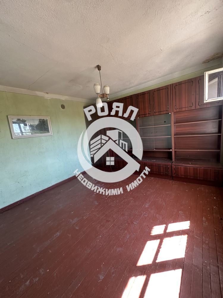 Роял Имоти продава двуетажна къща в гр.Брезово - 0