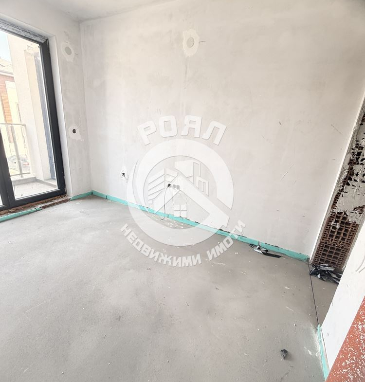 Роял имоти продава къща с Акт 16 и 2 паркоместа, кв.Остромила, Пловдив - 0