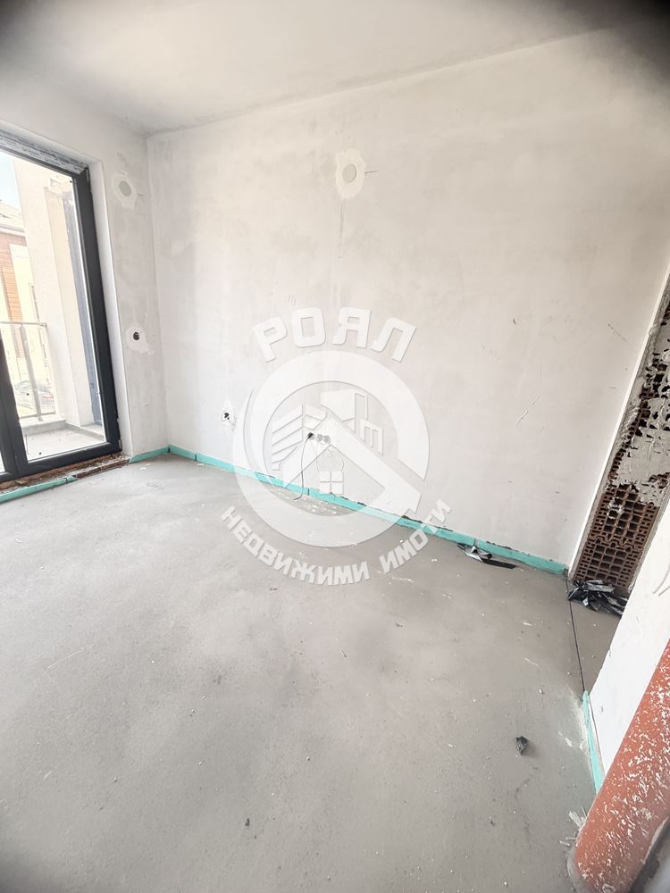 Роял имоти продава къща с Акт 16 и 2 паркоместа, кв.Остромила, Пловдив - 0