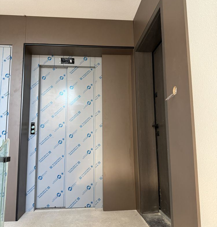 Продава се двустаен апартамент, кв. Запад в Асеновград. - 0