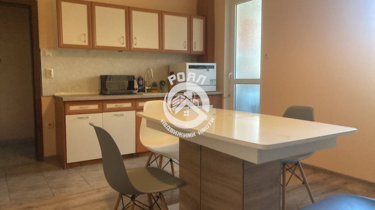 Роял имоти продава тристаен, обзаведен апартамент, кв.Тракия, Пловдив - 0