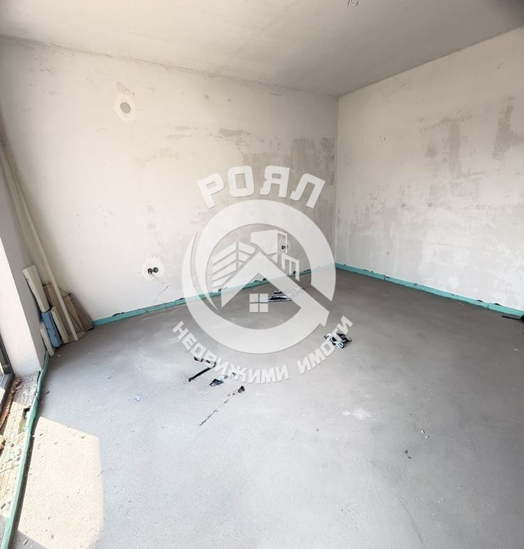 Роял имоти продава къща с Акт 16 и 2 паркоместа, кв.Остромила, Пловдив - 0