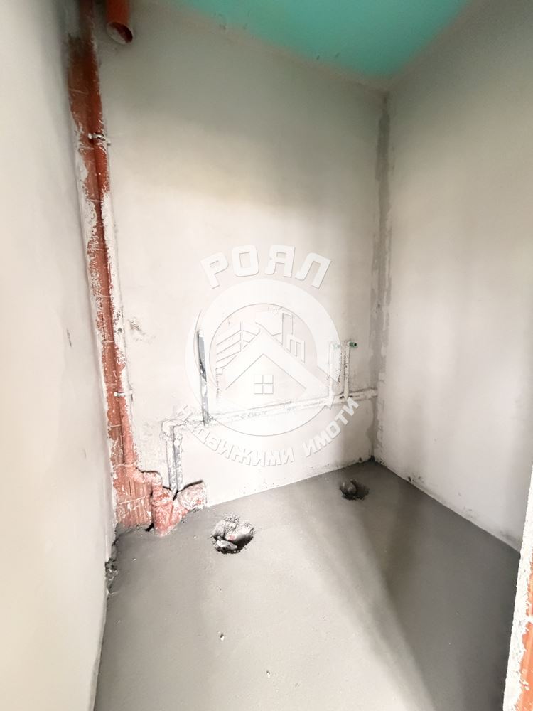 Роял имоти продава самостоятелна къща с двор, две паркоместа, с АКТ 16, кв.Беломорски, Пловдив - 0