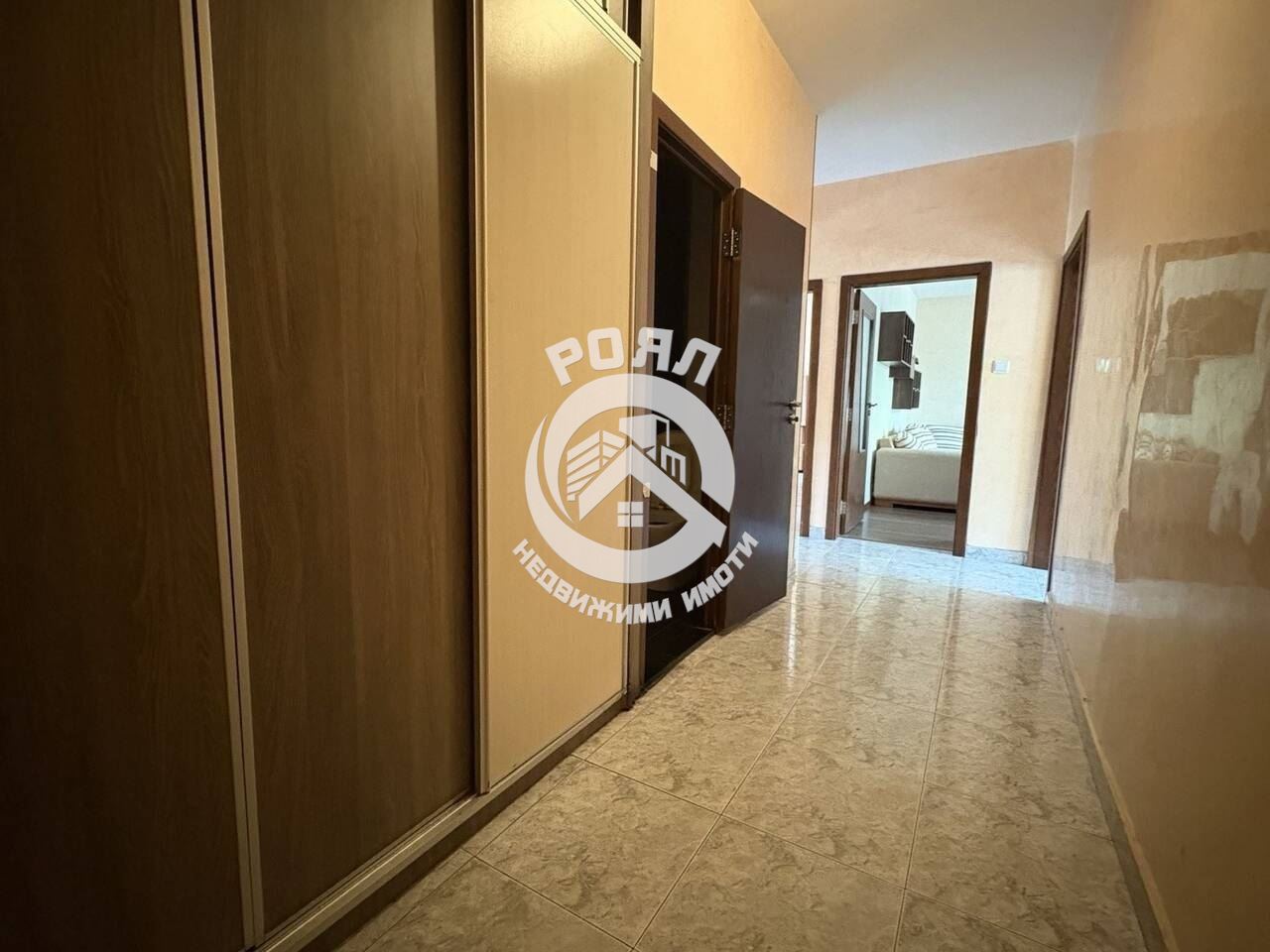 Роял имоти продава тристаен, обзаведен апартамент, кв.Тракия, Пловдив - 0