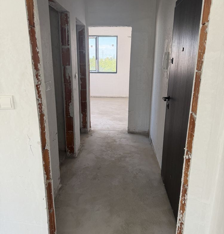 Продава се двустаен апартамент, кв. Запад в Асеновград. - 0