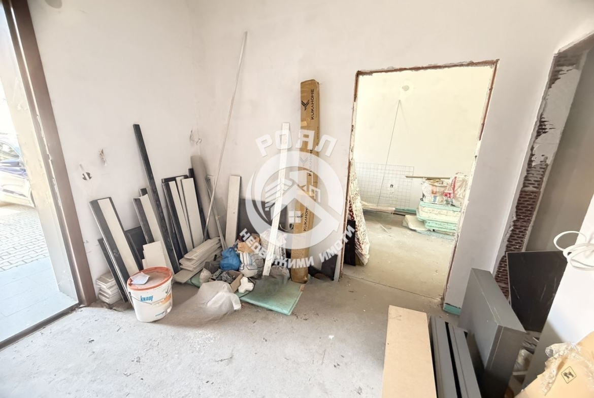 Роял имоти продава къща с Акт 16 и 2 паркоместа, кв.Остромила, Пловдив - 0