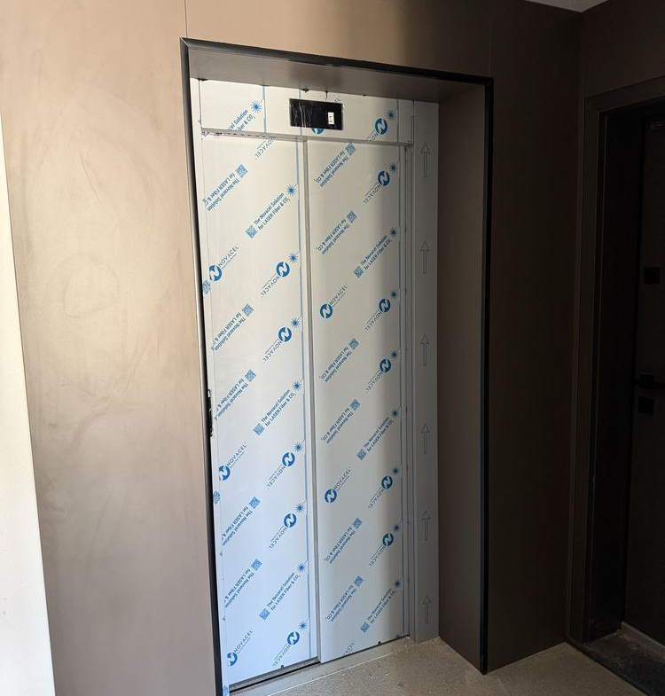 Продава се двустаен апартамент, кв. Запад в Асеновград. - 0