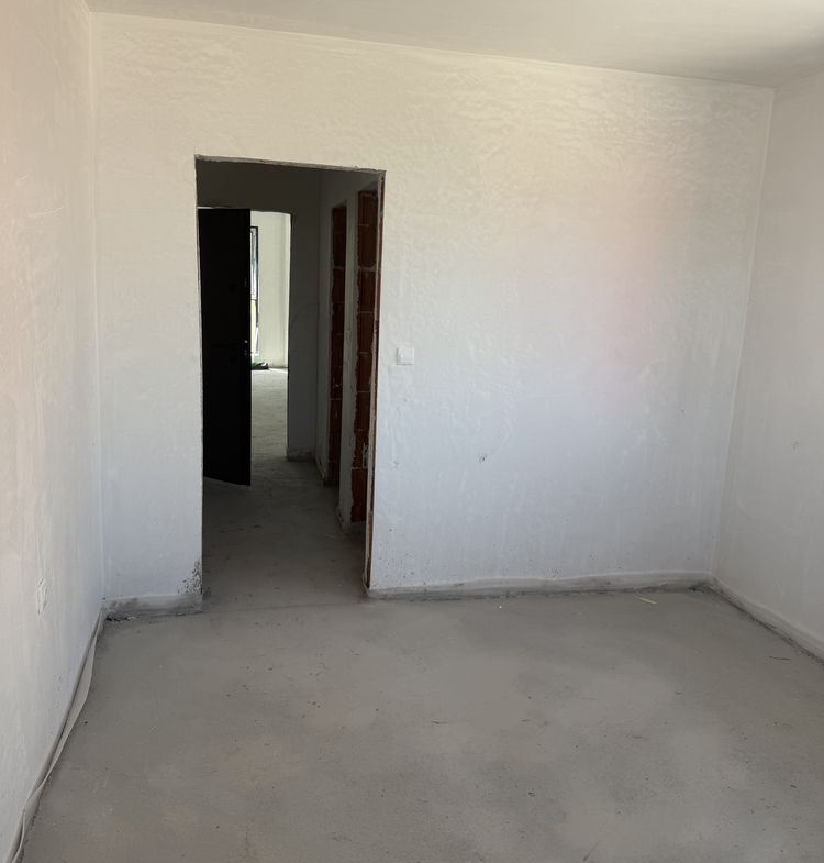 Продава се двустаен апартамент, кв. Запад в Асеновград. - 0