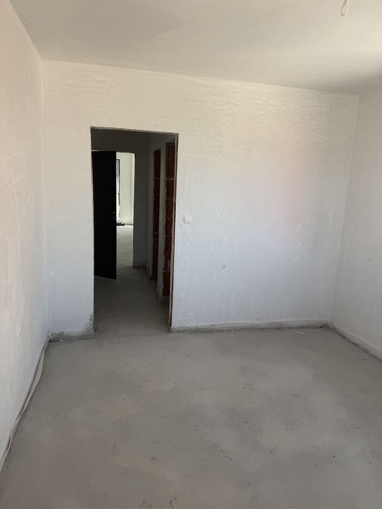 Продава се двустаен апартамент, кв. Запад в Асеновград. - 0