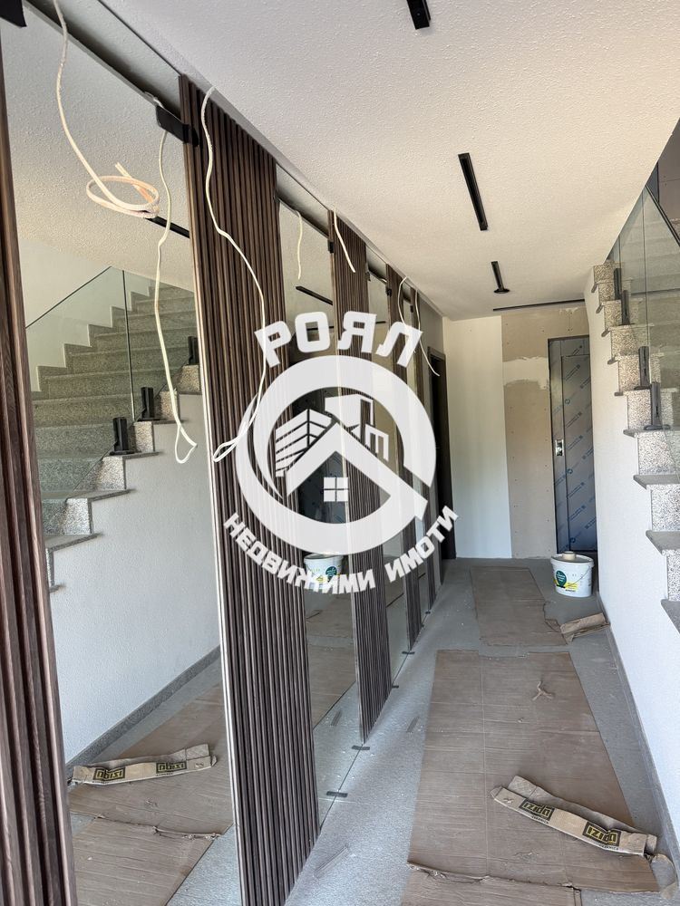 Продава се двустаен апартамент, кв. Запад в Асеновград. - 0