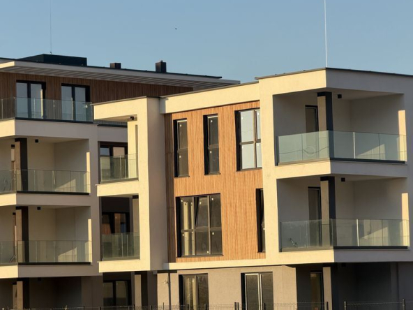 Продава се двустаен апартамент, кв. Запад в Асеновград. - 0