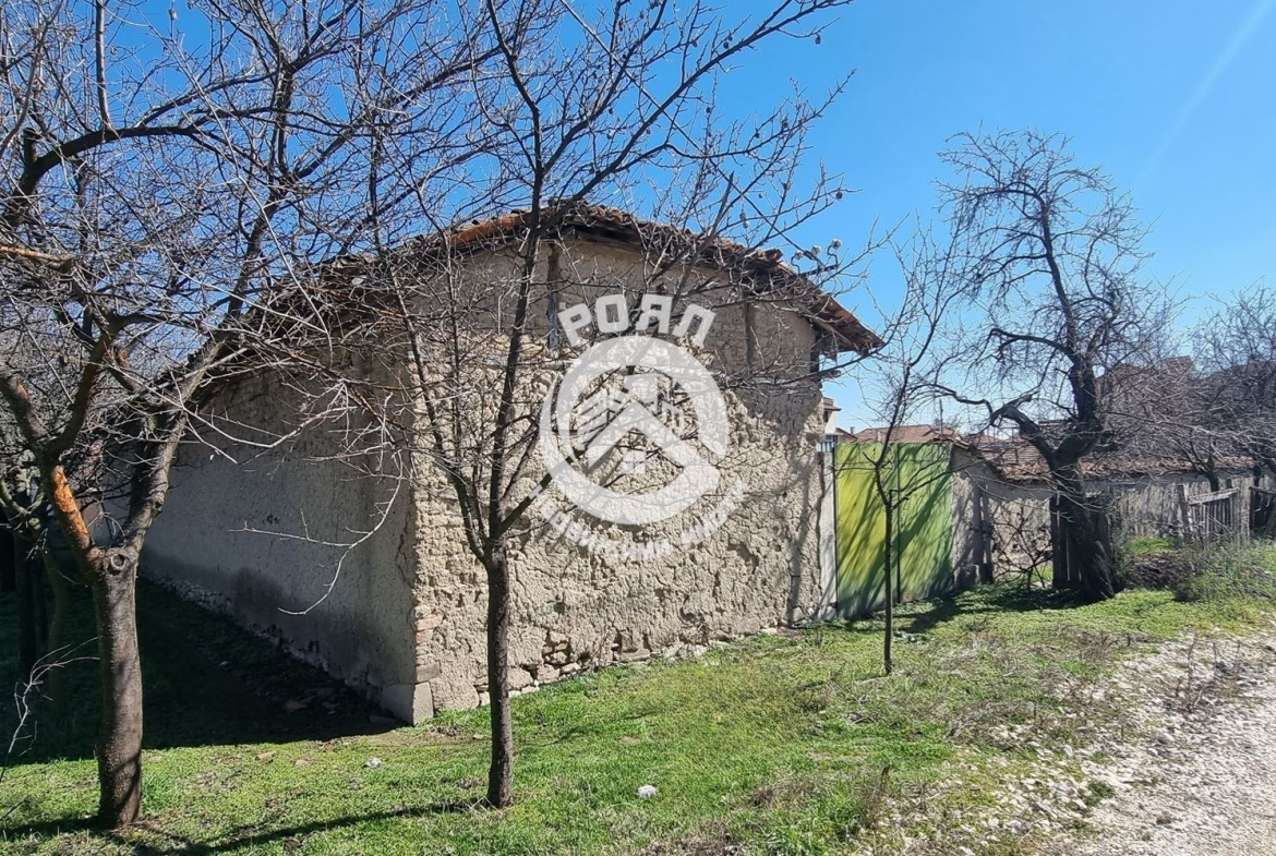 Роял Имоти продава парцел в с.Стряма,обл.Пловдив - 0