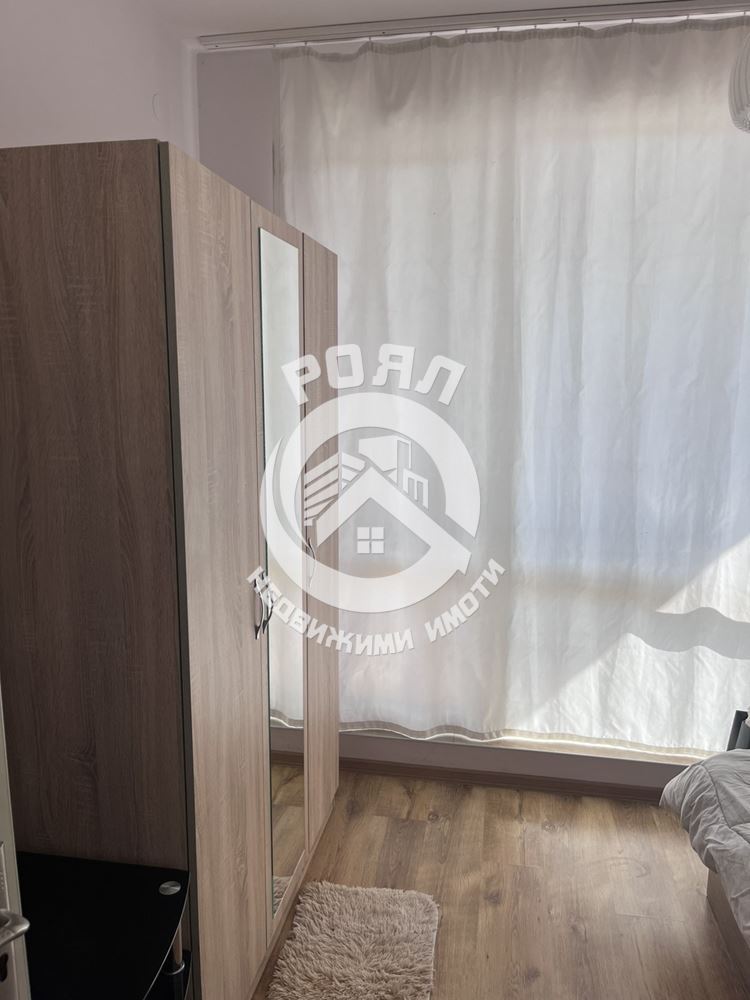 Роял Имоти отдава под наем обзаведен, тристаен апартамент в гр.Пловдив, кв. Тракия - 0