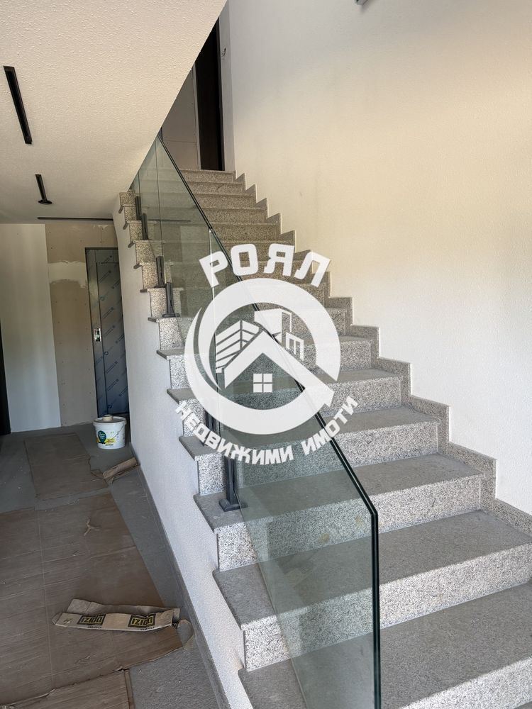 Продава се двустаен апартамент, кв. Запад в Асеновград. - 0