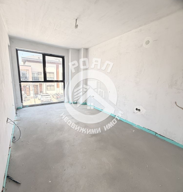 Роял имоти продава къща с Акт 16 и 2 паркоместа, кв.Остромила, Пловдив - 0