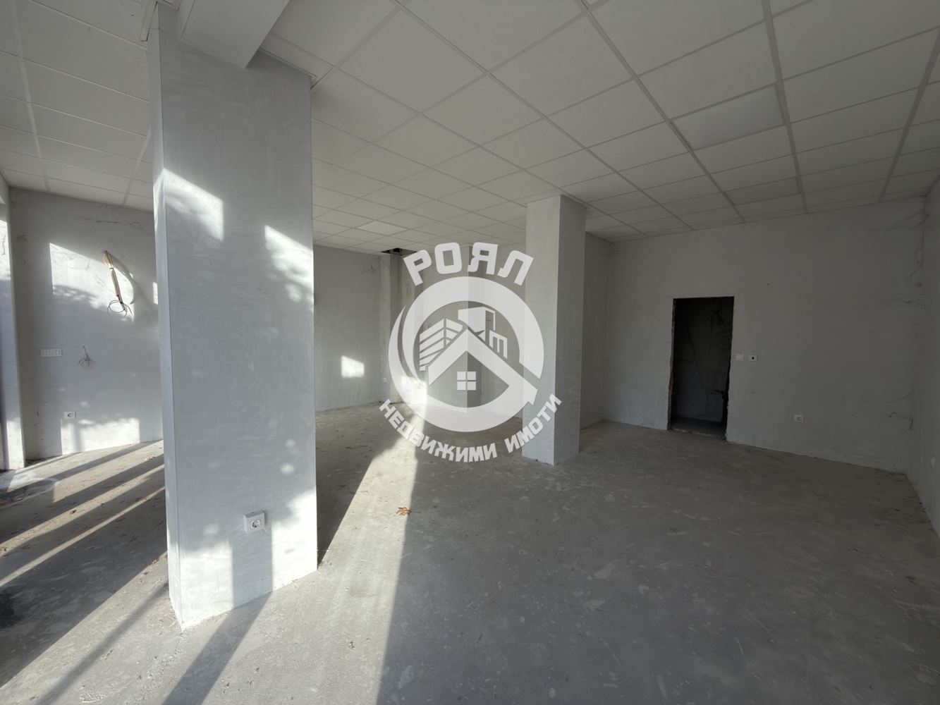 Роял имоти продава търговско помещение, Южен, Пловдив - 0