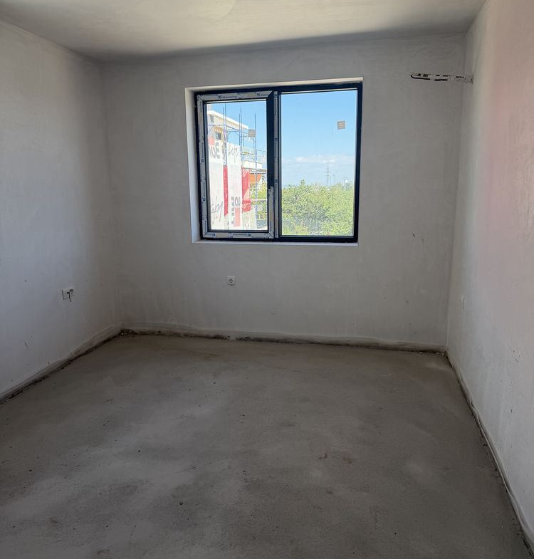 Продава се двустаен апартамент, кв. Запад в Асеновград. - 0